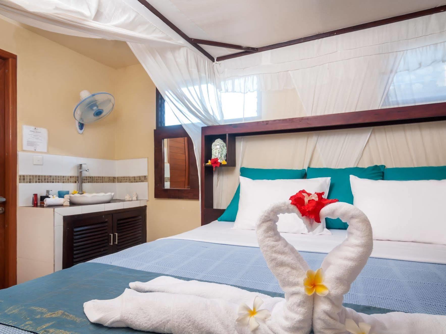Villa Mimpi Manis นูซาเลมโบงัน ภายนอก รูปภาพ