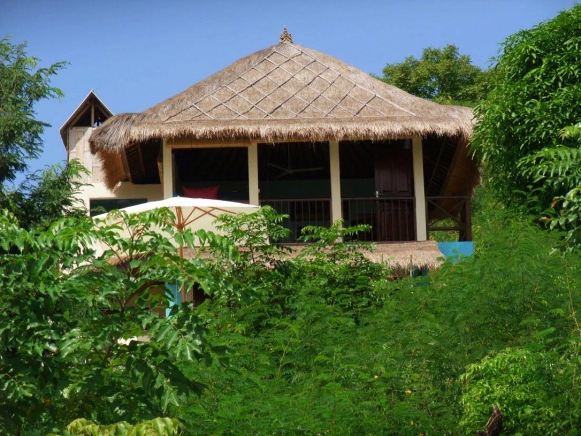 Villa Mimpi Manis นูซาเลมโบงัน ภายนอก รูปภาพ
