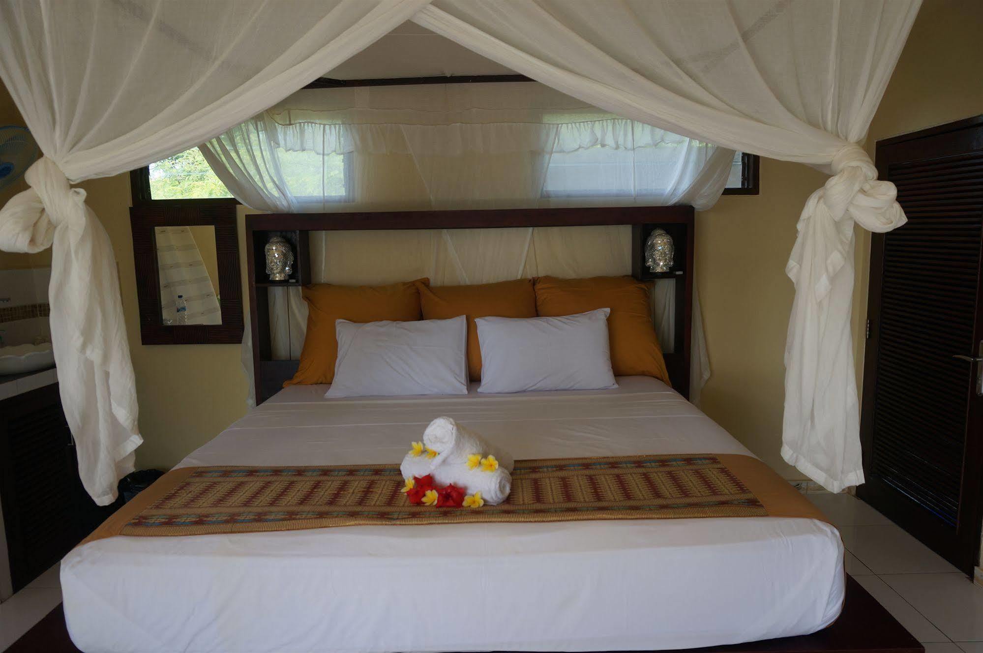 Villa Mimpi Manis นูซาเลมโบงัน ภายนอก รูปภาพ